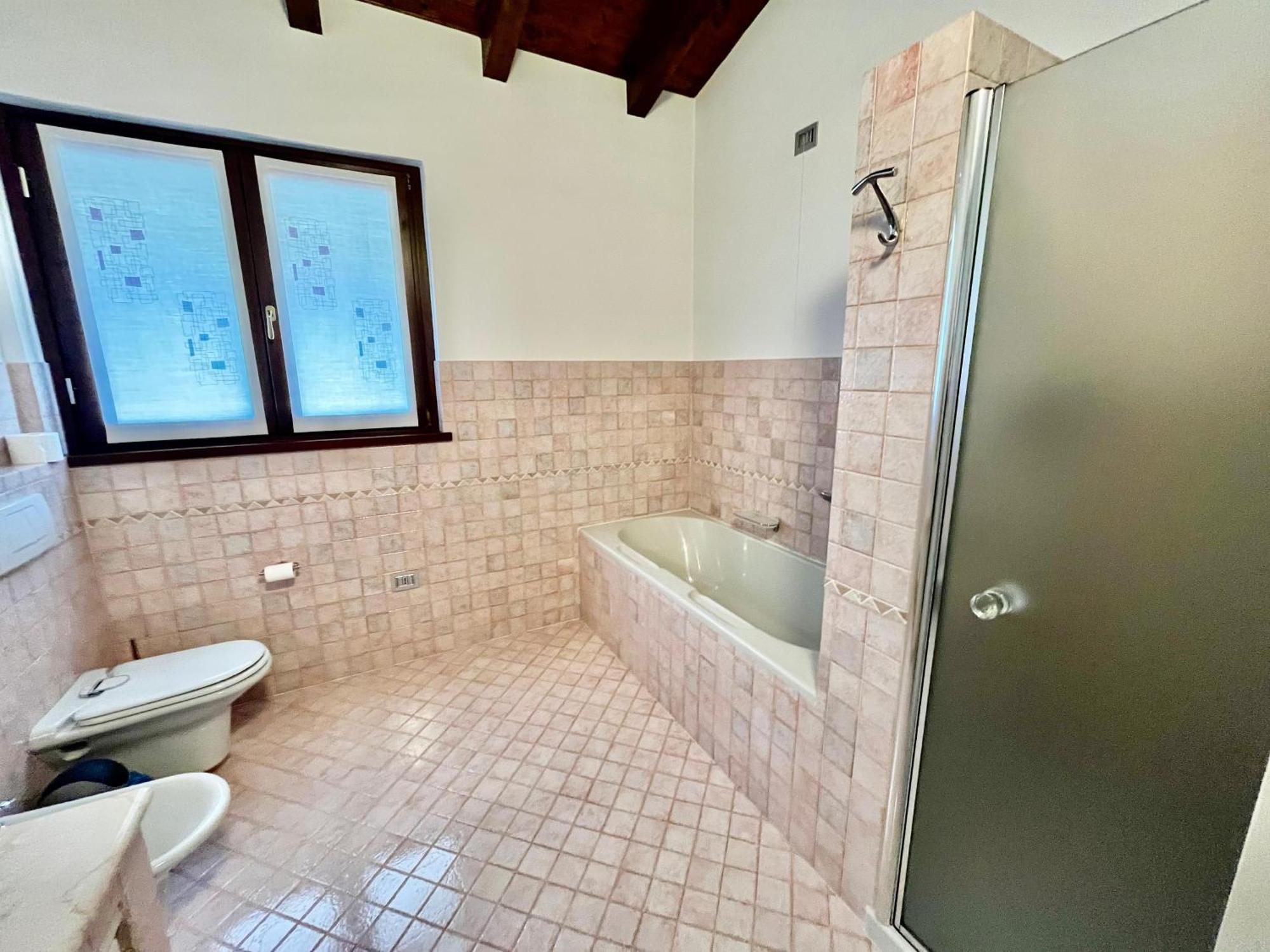 Il Bacio Del Sole Apartment โลเวเร ภายนอก รูปภาพ
