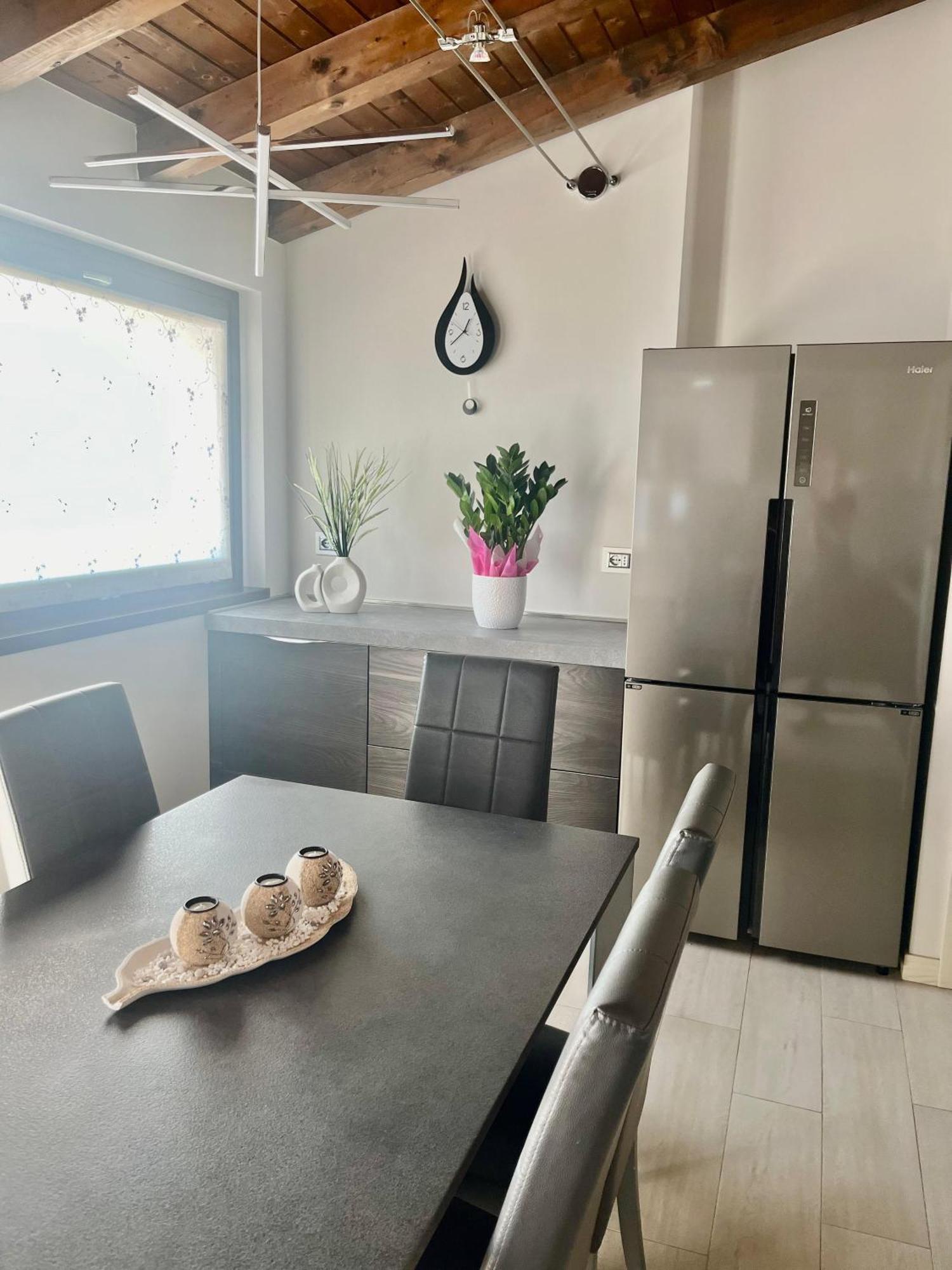 Il Bacio Del Sole Apartment โลเวเร ภายนอก รูปภาพ