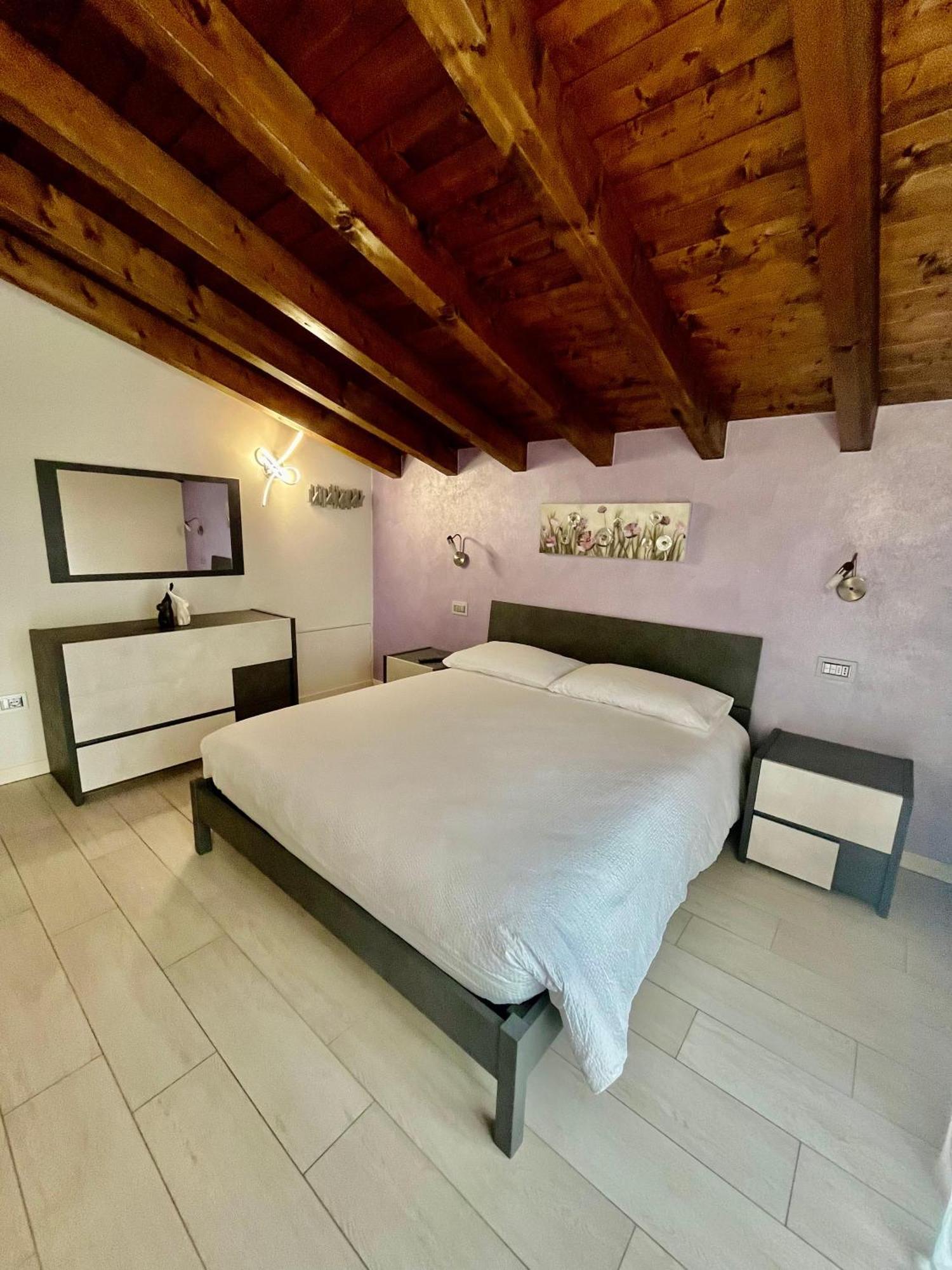 Il Bacio Del Sole Apartment โลเวเร ภายนอก รูปภาพ