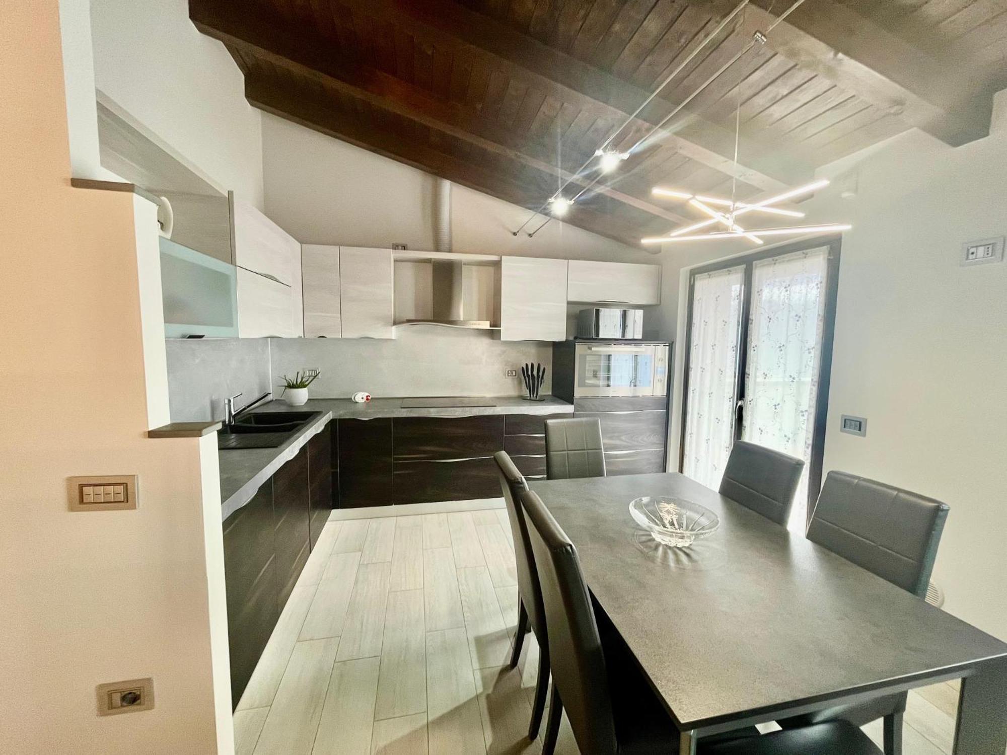 Il Bacio Del Sole Apartment โลเวเร ภายนอก รูปภาพ