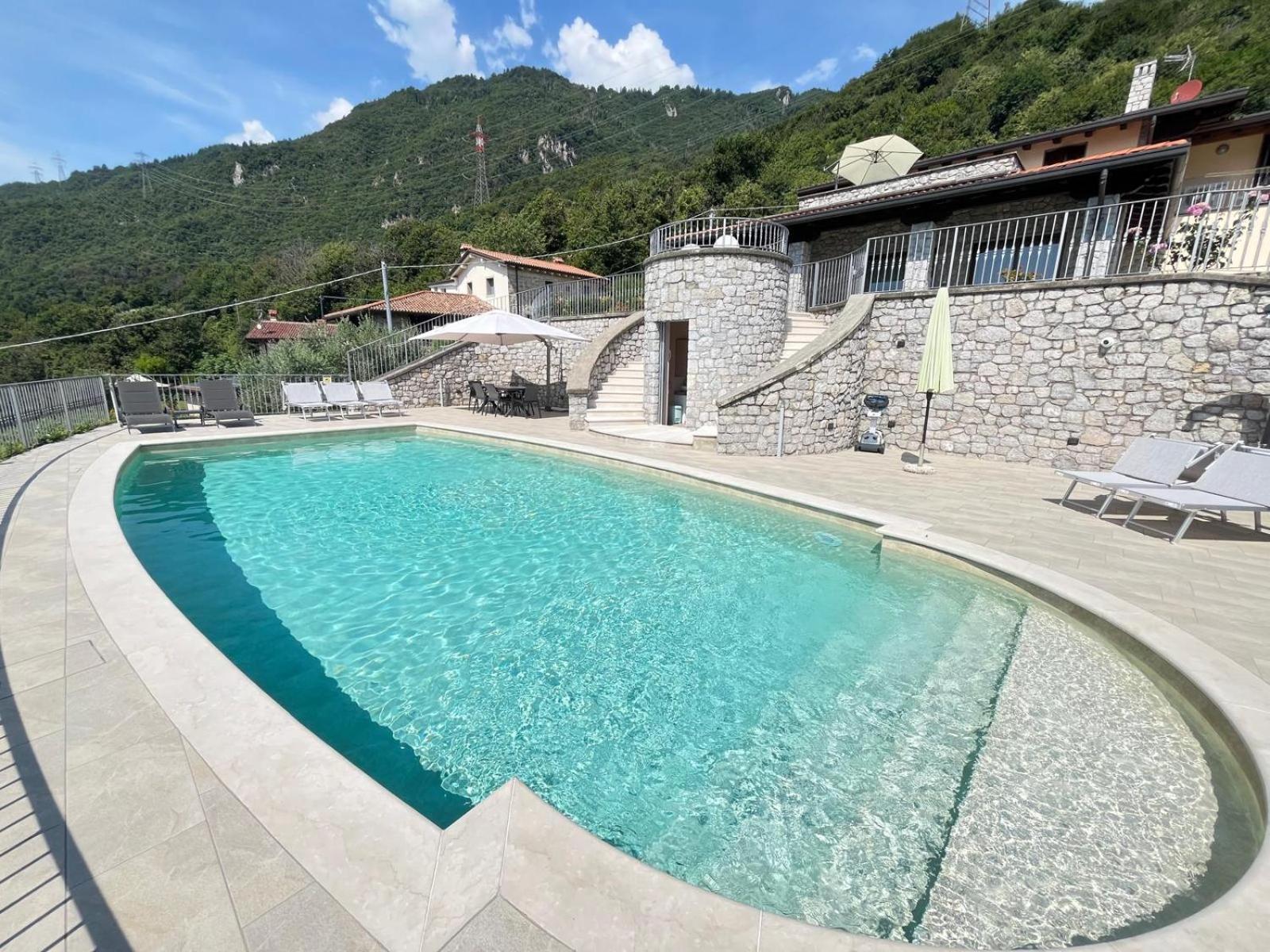 Il Bacio Del Sole Apartment โลเวเร ภายนอก รูปภาพ